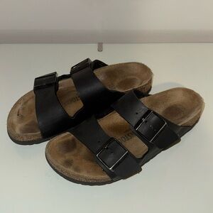 WORN ONCE BIRKENSTOCK !!!!! Very well condition just like brand new